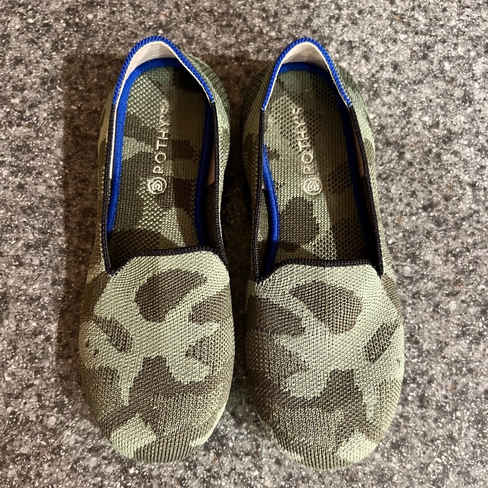 Adorable camo Rothy’s. In great condition